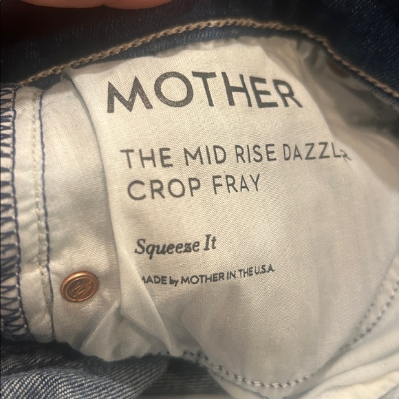 MOTHER the mid rise dazzler crop fray jeans rinse- squeeze it inseam 26” - Picture 8 of 15